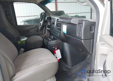 2012 Chevrolet Express 2500 Work Van z USA, uszkodzony, nr VIN 1GCWGFCA7C1180069